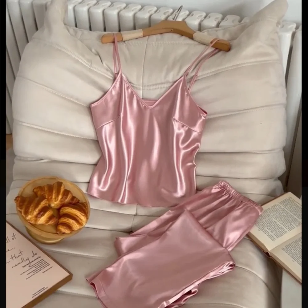 4pcs Elegant Satin Sleepwear Set in Blush Pink - Picture 2 of 6